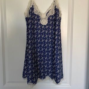 Victoria’s Secret gold label Lacey slip size M